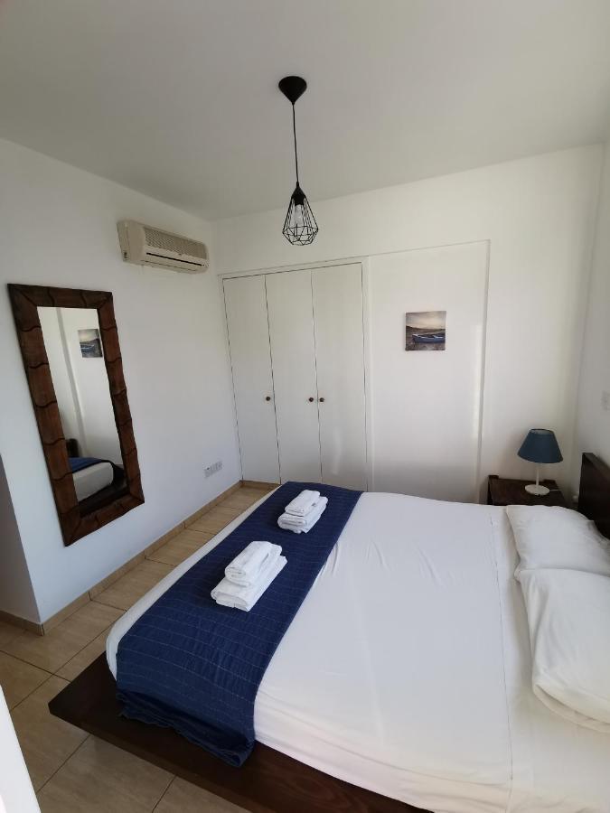 Carisa Downtown With Rooftop Pool Larnaca Esterno foto