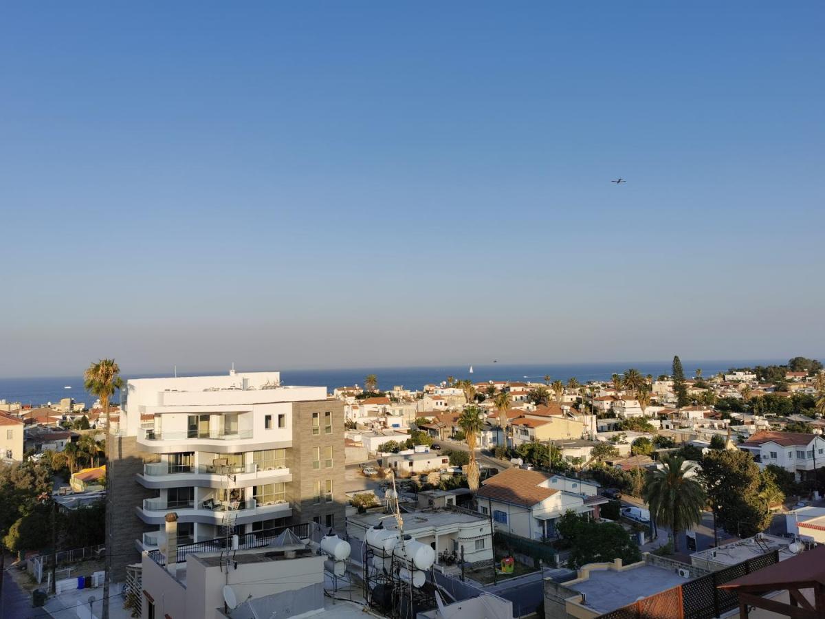 Carisa Downtown With Rooftop Pool Larnaca Esterno foto