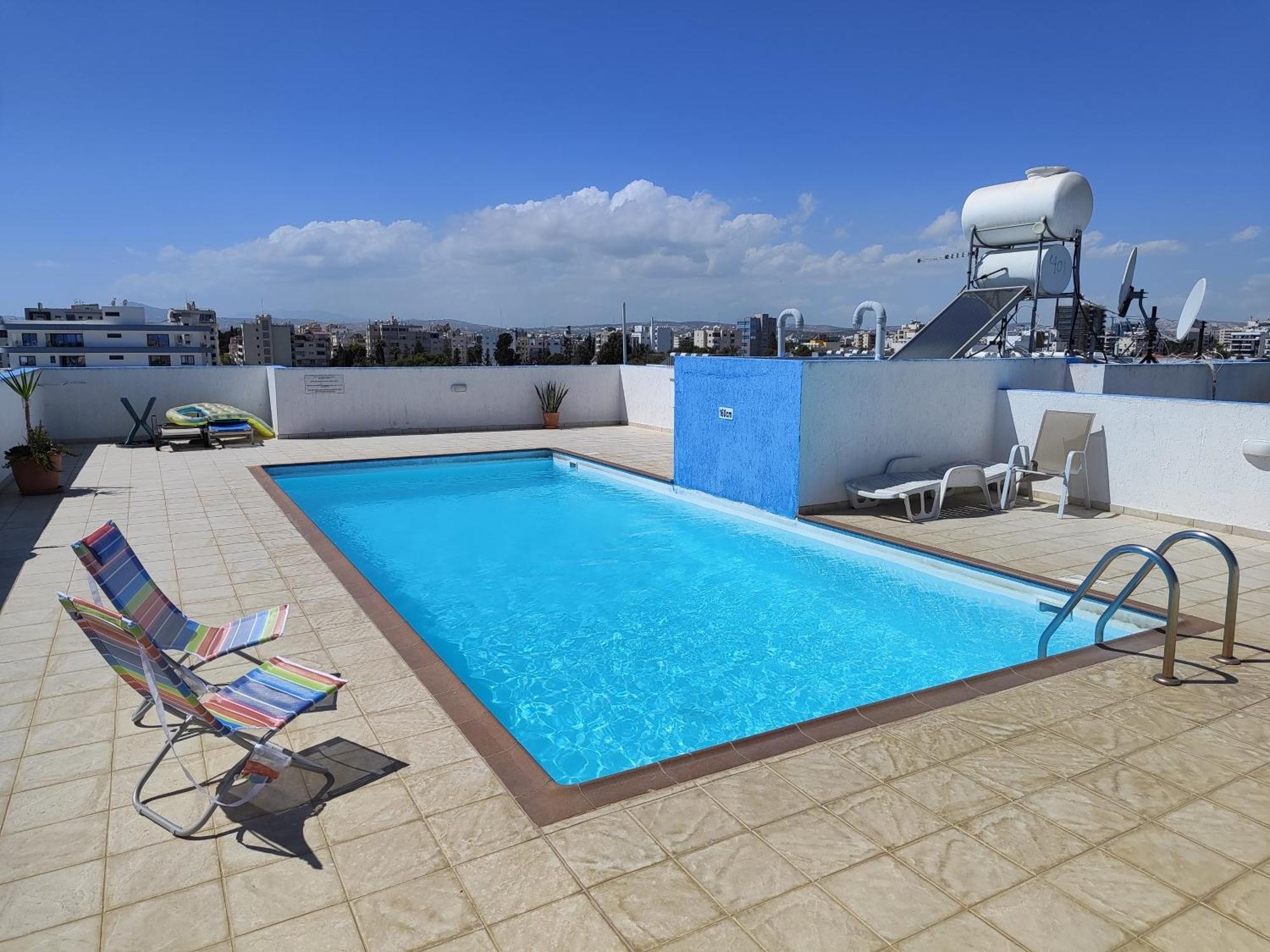 Carisa Downtown With Rooftop Pool Larnaca Esterno foto
